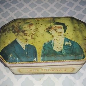 LAST CHANCE Tin 1953 Queen Elizabeth Coronation